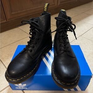 1460 Pascal Virginia Leather Boots, Doc Martens, Dr. Martens